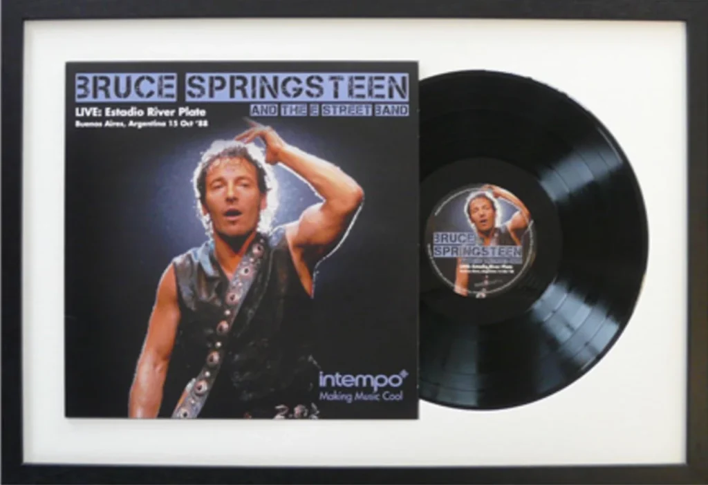 Vinyl aan de muur - LP lijst passe partout